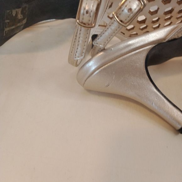 ANDIAMO Gold Double Strap Dressy Open Toe Women 3" Heels Size 7M - Picture 13 of 14